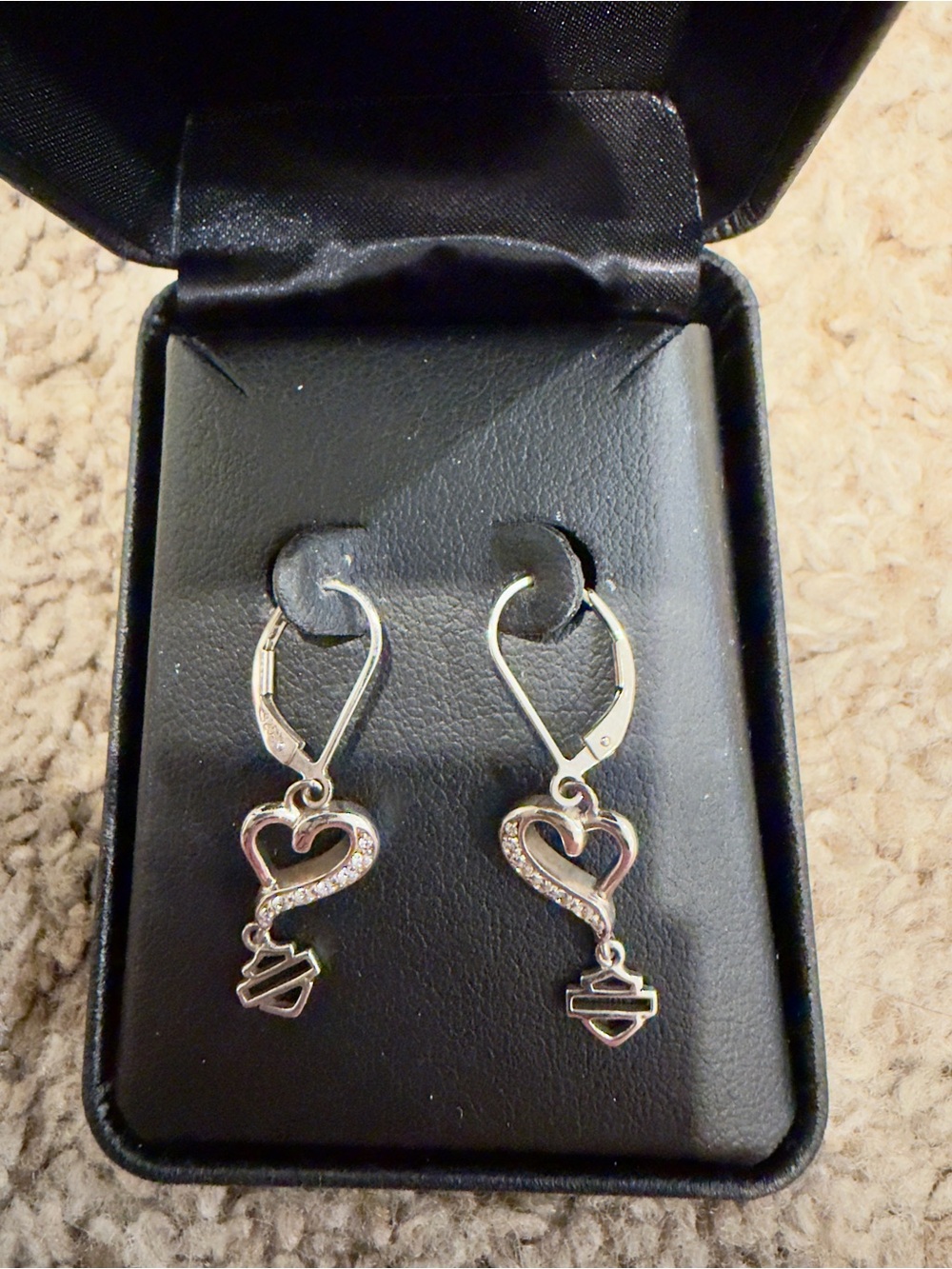 Harley-Davidson Embellished Crystal Rebel Heart Earrings - Picture 3 of 3